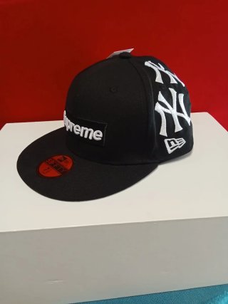 Gorra Supreme New Era Negra Talla 7.1/2