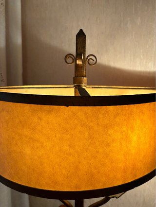 Lámpara de mesa de hierro forjado artesanal