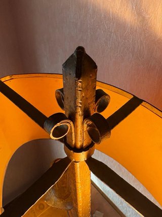 Lámpara de mesa de hierro forjado artesanal