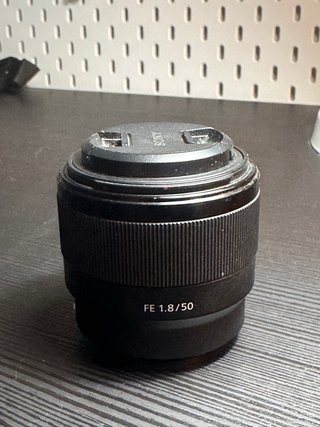 Sony FE 50mm f/1.8 Lente