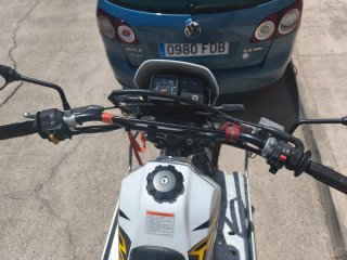 Suzuki DR 125 Enduro Moto