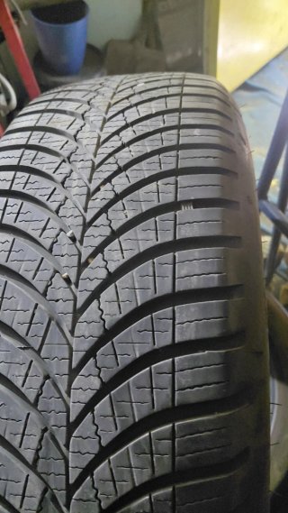 Neumáticos 225/60/18