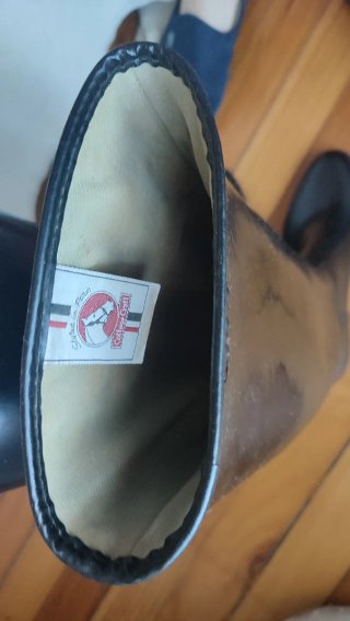 Botas de caña alta, negras sin usar