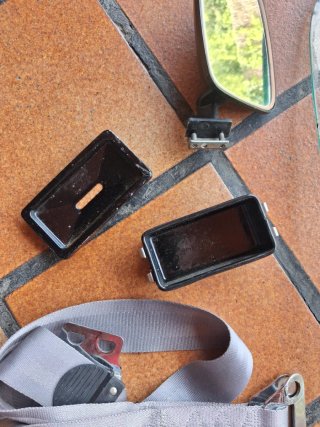 Piezas Seat 600: cinturones y espejo y cristal tra