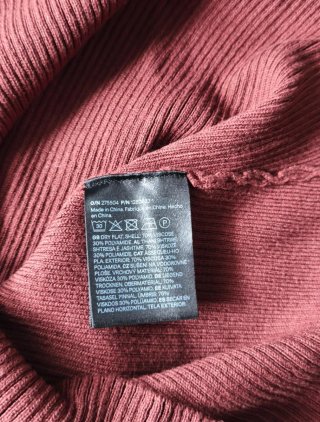 Top de H&M marrón chocolate con escote bardot.