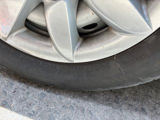 Llantas 15” + Tapacubos + Neumaticos HYUNDAI H1