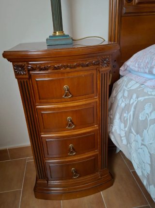 Dormitorio matrimonio completo madera artesanal.