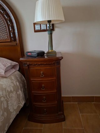 Dormitorio matrimonio completo madera artesanal.