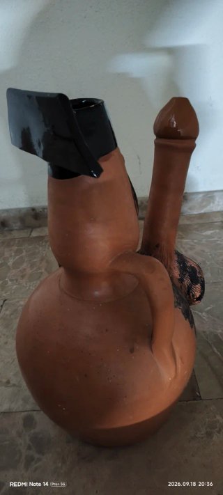 Botijo de barro artesanal Satírico Tejero Años 80