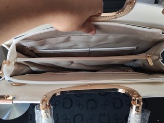 Bolso Guess Blanco y Negro