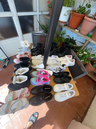 Zapatos niña talla 32-34 se venden todo el lote