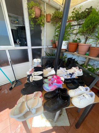 Zapatos niña talla 32-34 se venden todo el lote