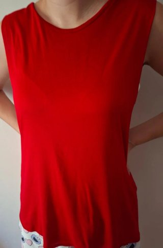 Camiseta deportiva tirantes roja