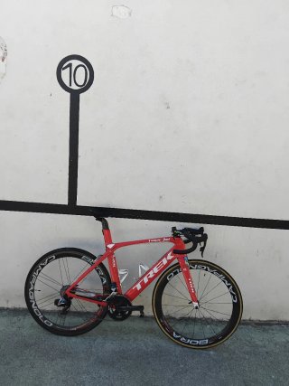 Bicicleta Carretera Trek Roja