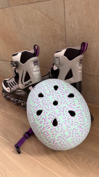 Patines en línea + Casco + Protectores + Bolsa