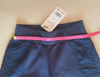 Pantalón deportivo Anna Field azul con encaje