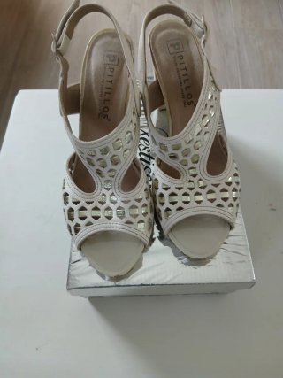 Sandalias Pitillo Piel Blancas y Doradas