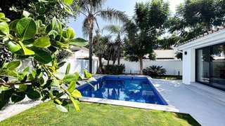 Chalet en alquiler en Nueva Andalucía centro en Marbella