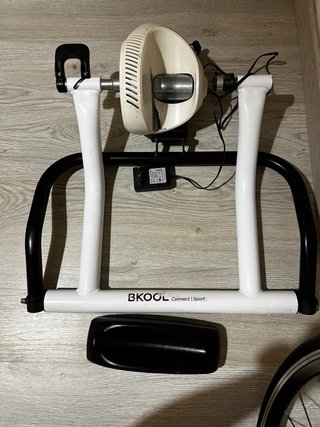 Rodillo Bkool Connect Sport + Rueda Continental