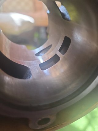 Top negro 74 con 1200km sin piston ni juntas