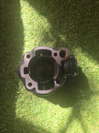 Top negro 74 con 1200km sin piston ni juntas