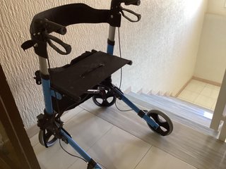 Andador Mobiclinic Trajano azul