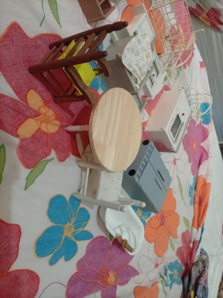 Lote casa de muñecas muebles varios