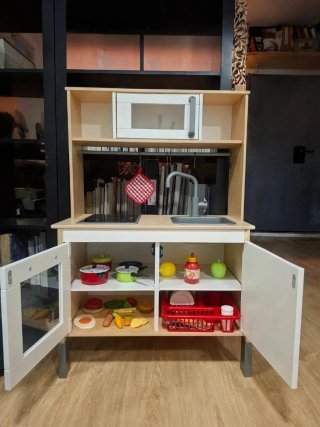 Cocinita Ikea con accesorios