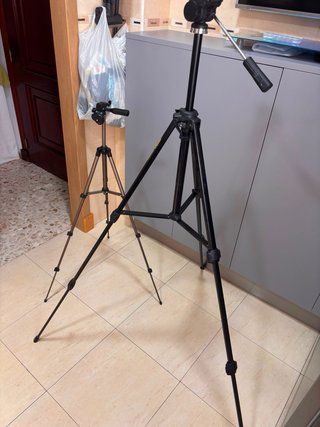 Dos Trípodes para Cámara