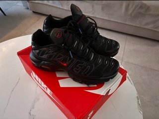 Nike Air Max Plus TN Negras/Rojas