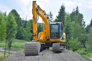 EXCAVACIONES Y MOVIMIENTOS DE TIERRAS
