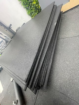 Losetas de caucho GYM PRO 100x100x1 cm