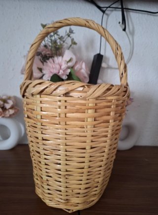 Cesta de mimbre beige
