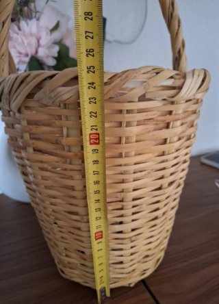 Cesta de mimbre beige
