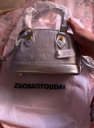 Bolso plateado