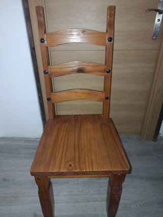 Sillas de madera rústicas