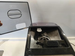Cafetera Super Automática DeLonghi Autentica