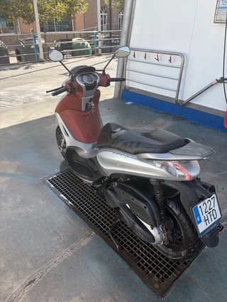 Piaggio Beverly 350 sport touring