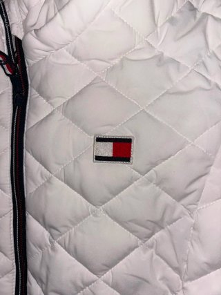 Chaqueta Tommy Hilfiger acolchada con capucha