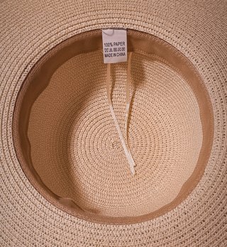 Sombrero de verano ala ancha beige