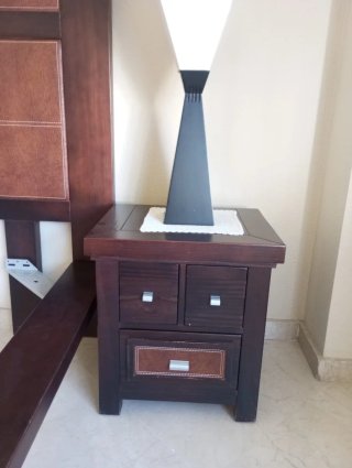 Dormitorio completo madera maciza y cuero