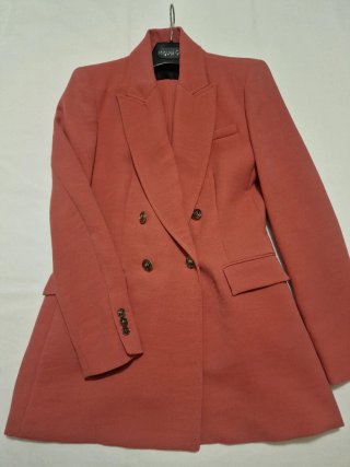 Traje Zara americana y pantalón. Color teja.