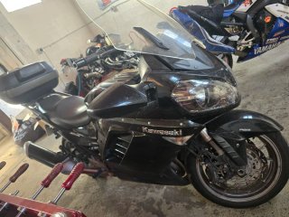 Kawasaki GTR 1400 Negra