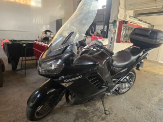 Kawasaki GTR 1400 Negra
