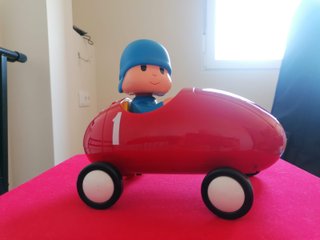 Coche de carreras Pocoyó rojo