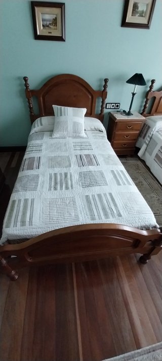 2 Camas Madera Maciza sin Usar