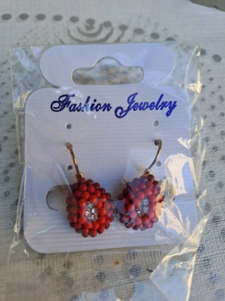 Orecchini rossi con strass