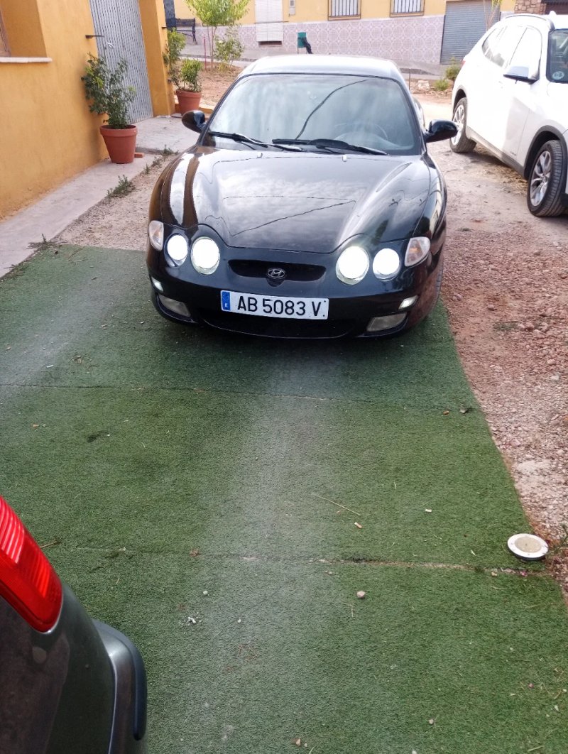 Hyundai Coupe 2001 - foto 1