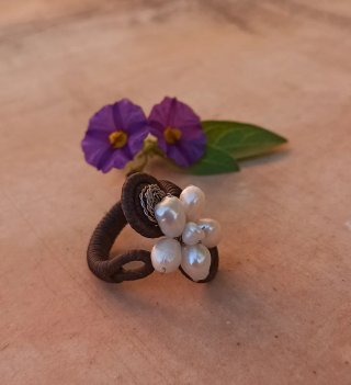Anillo bisutería perlas