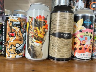 Latas de cerveza vacías